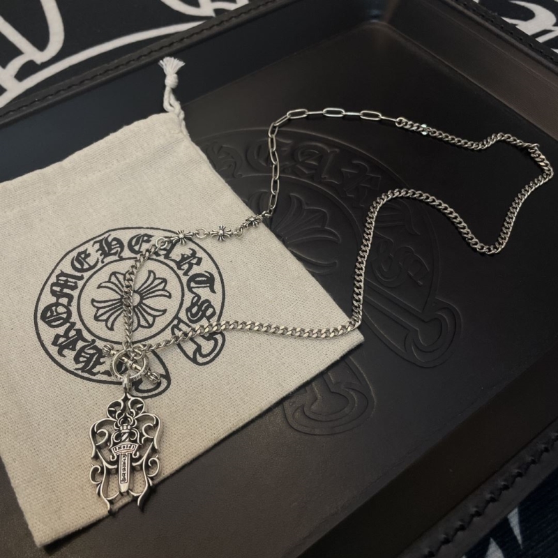 Ch*0me He**ts necklaces